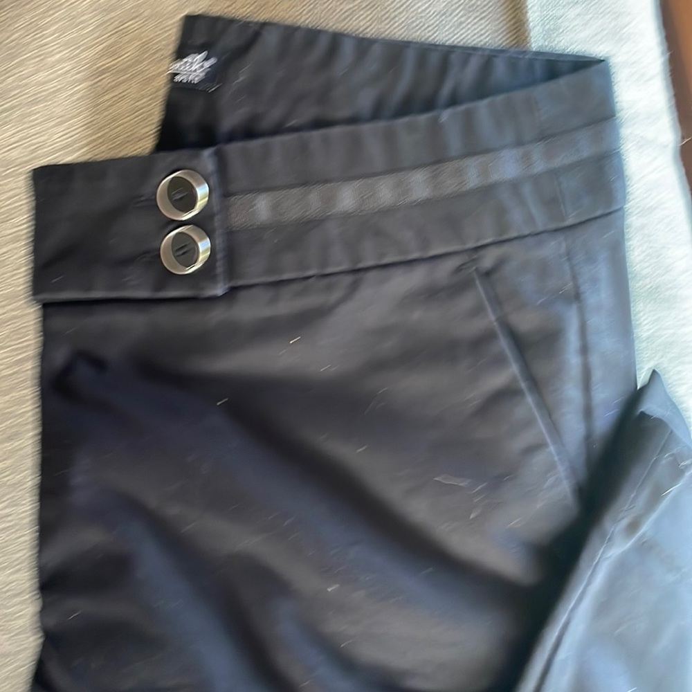 New condition WILLI SMITH ava fit ladies pants. Pants are very cute. Never worn.